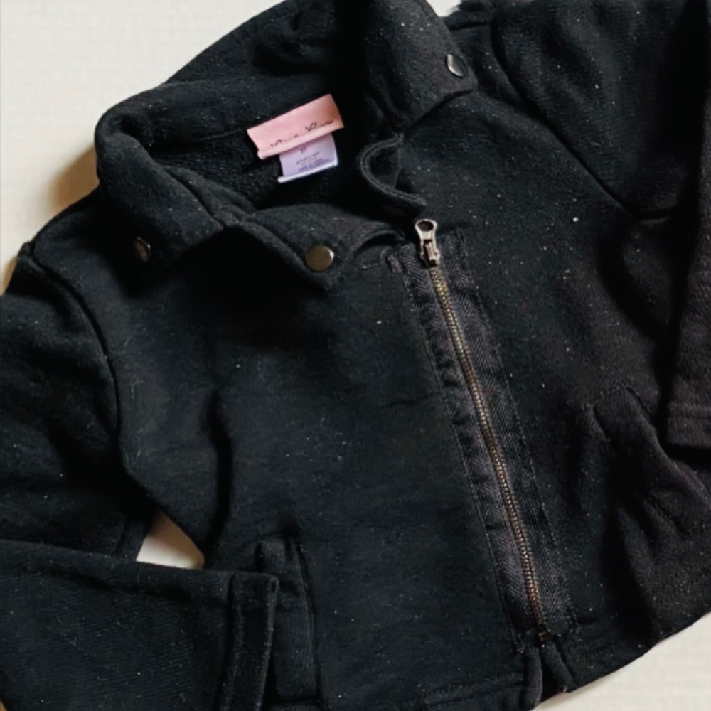 Black sweater 3T